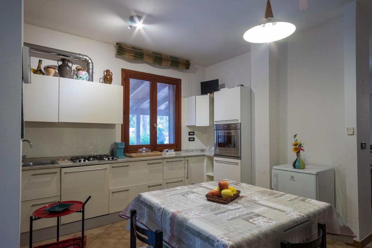 Family Friendly House Apartment Лече Екстериор снимка
